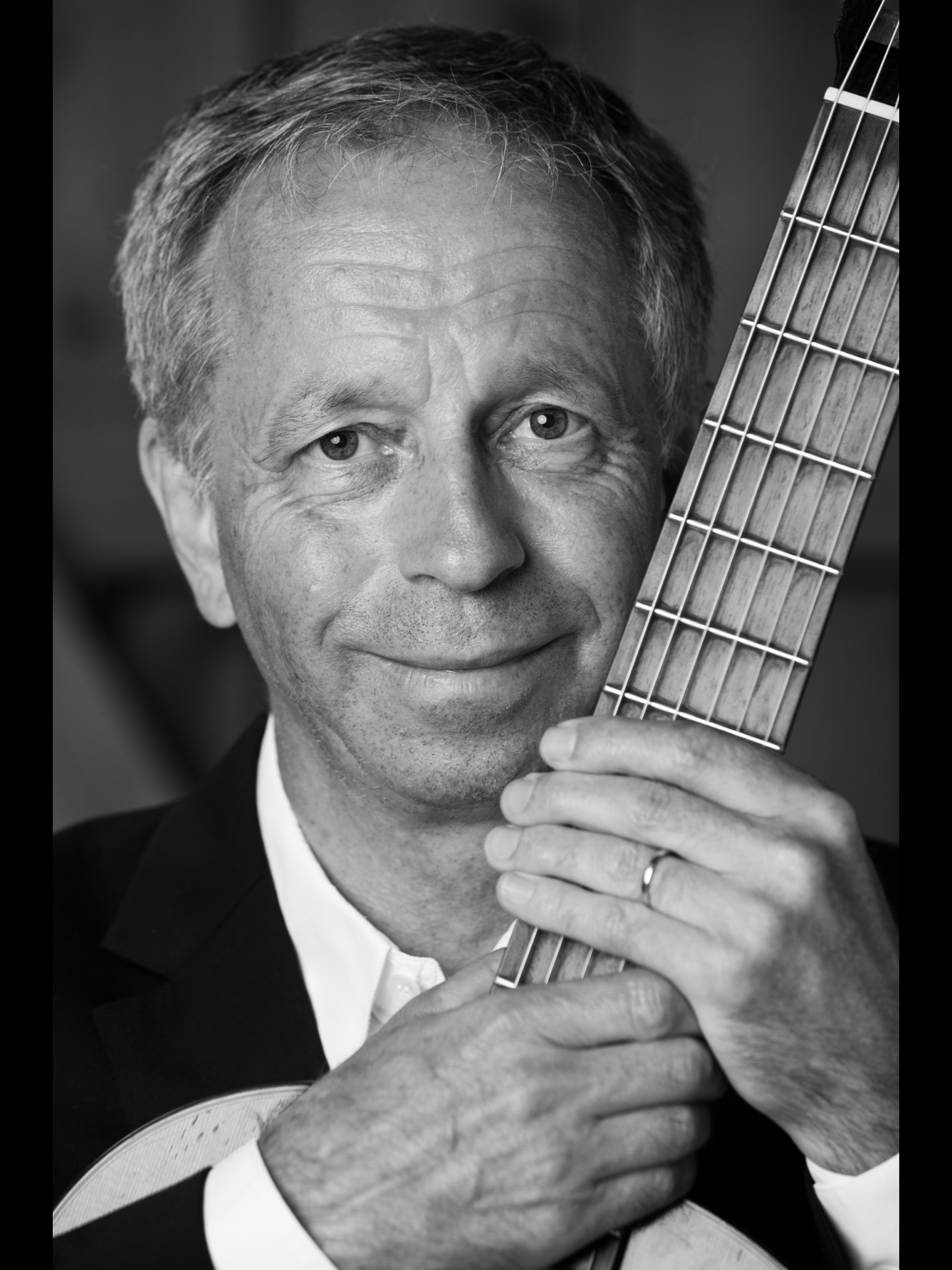 Göran Söllscher portrait